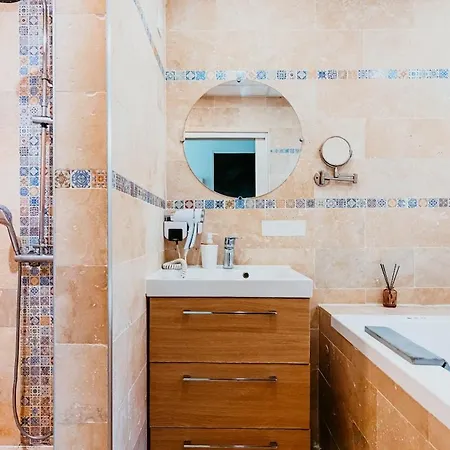 - Michelet Apartment